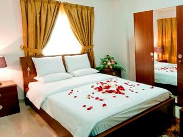 La Furnished And Semi Furnished