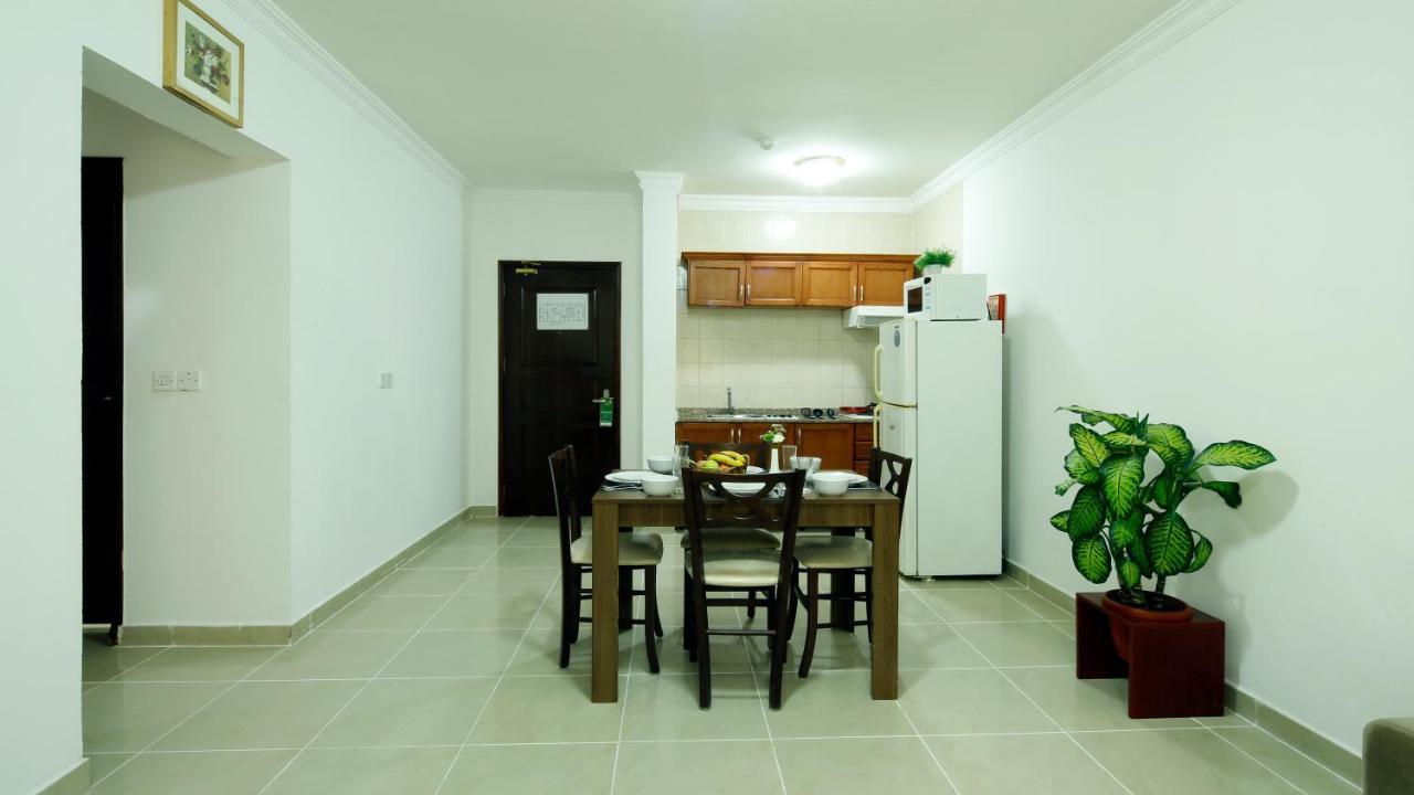 La Furnished And Semi Furnished 3*